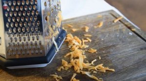 Ароматный сырный суп с куриными крылышками. Невероятно вкусный и простой в приготовлении