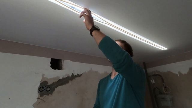 Как установить поликарбонат на световую линию в натяжном потолке Исправление косяка за монтажникам смотреть онлайн