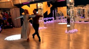 Вальс. Анна Гродзинская и Эрнест Сюч. Новый год 2018 .Центр ИМЕТРИЯ