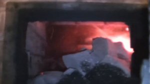 Проходная банная каменка (процесс разогрева камней и выгорания сажи)