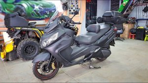 Максискутер SYM 600 зазвучал