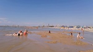 Ейск 2021. Чудесный пляж Меляки. Похож на Эмираты. Рядом аквапарк. Отдых в Ейске.