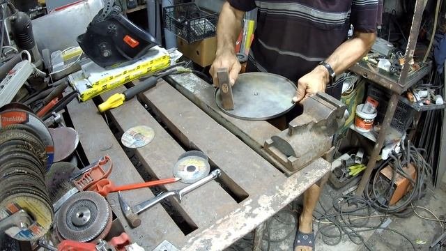 Как самостоятельно сделать крышку для небольшой емкости.