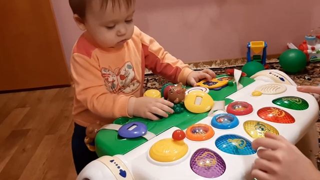 Купили развивающий столик Chicco смотреть онлайн