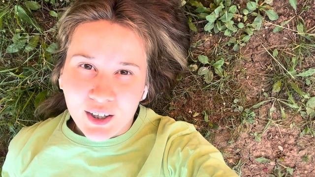 ПОДОРОЖНИК относится к классу Однодольные или Двудольные?