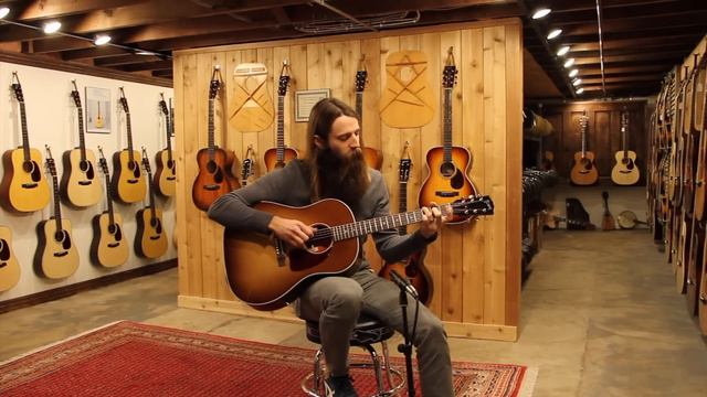 Gibson J-45 Quilted Mahogany смотреть онлайн