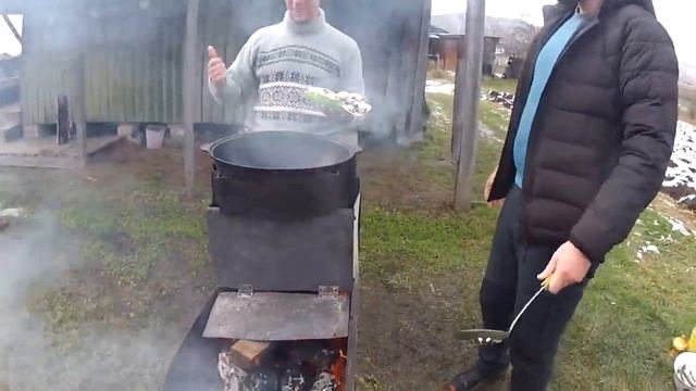 Жареный хариус в казане в раскалённом масле! Как чипсы! Рецепт от Семь перцев!