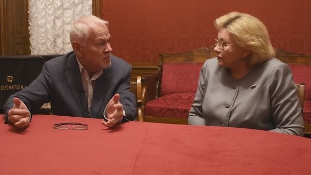 Художник и власть