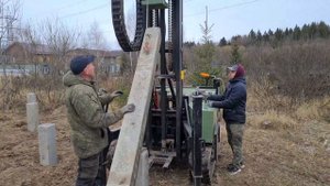 Монтаж жб свай под частный дом.