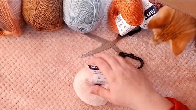 Вязальные процессы для кукол. Распаковка посылочки с  пряжей. Немного болталочки. смотреть онлайн