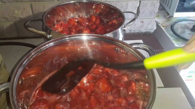 #клубника#вареньеклубничное#  КЛУБНИЧНОЕ ВАРЕНЬЕ РУБИНОВОГО ЦВЕТА.БЕСПЛАТНО ДЕЛЮСЬ СЕКРЕТОМ.
