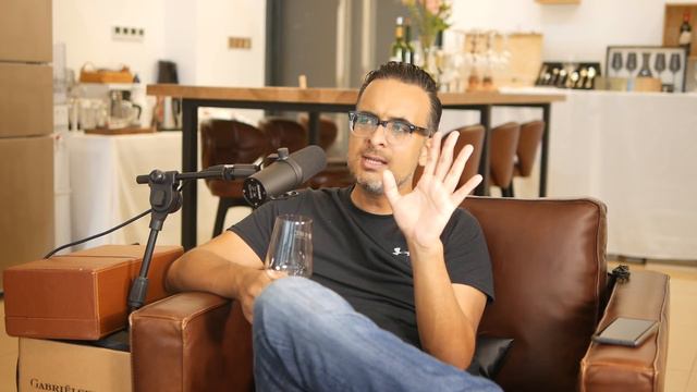 What Was British Hong Kong - A chat with a Hong Konger about China, HK & Life