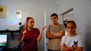 ЧТО-ТО ПОСЕЛИЛОСЬ в Нашем Доме! Спасите!