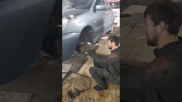 лансер 9 замена тормозных дисков смотреть онлайн