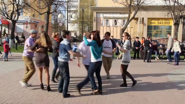 Латиноамериканские танцы на открытом воздухе