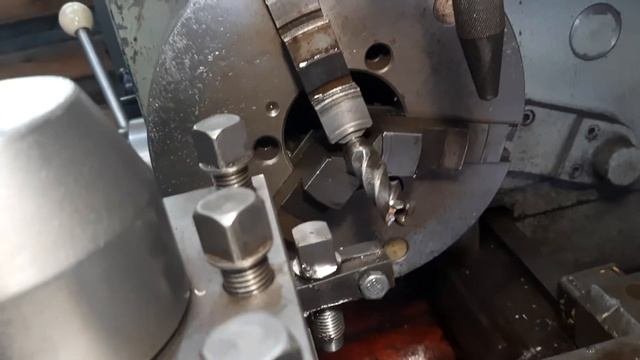 изготовление болтов крепления резцов в резцедержателе 16k20