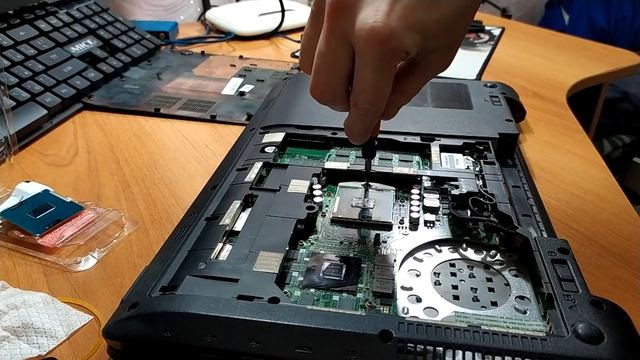 Замена процессора старого ноутбука. смотреть онлайн