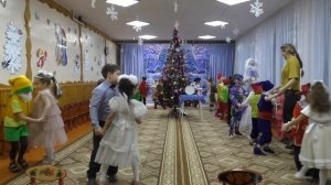 Танец "Добрый жук". Новогодний утренник "Волшебные часы".