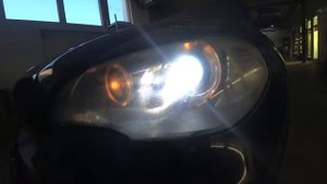 BMW E70 замена штатных линз и ангельских глазок