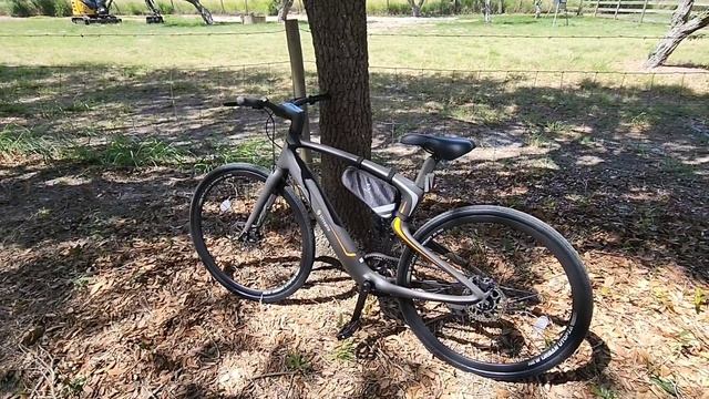 Insane Tech in this Futuristic Urtopia eBike! смотреть онлайн