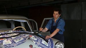 ГАЗ 21 Меняем лобовое стекло на старенькой Волге