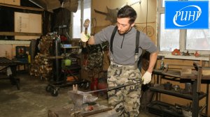 Луховицкий кузнец из села Григорьевское Андрей Мартыш выковал башню для часов в подарок для города