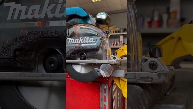 Аккумуляторная дисковая пила по металлу от фирмы Makita ?? смотреть онлайн