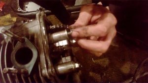 Макси скутер часть 5. Установка головки и выставляем зажигание.