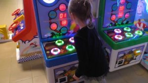 ДИНОЗАВРИЯ ДЕТСКИЙ РАЗВЛЕКАТЕЛЬНЫЙ ЦЕНТР ИГРОВОЙ ЦЕНТР ДЛЯ ДЕТЕЙ ДЕТИ ИГРАЮТ ИГРЫ ДЕТИ ИГРАЮТ