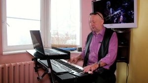 Уроки игры на синтезаторе с А. Мерковичем -Подмосковные вечера