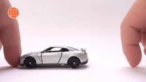 Tomica No 23 Nissan GT R (Initial Release Limited Edition) Die-cast Car Toy Unboxing