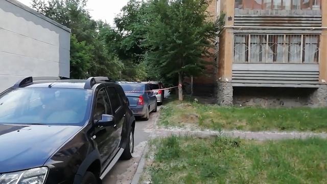 Уродливый ТЦ, Страшная судьба жителей барака, Гуляю по Пионерскому, Екатеринбург смотреть онлайн