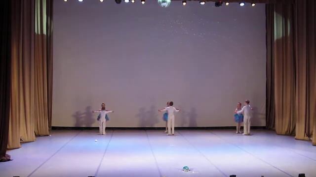 "Новорічна полька" ансамбль Маргаритка смотреть онлайн