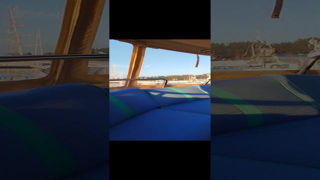 Когда не знаешь, что звук и вибрация передаётся по воде😂😂😂