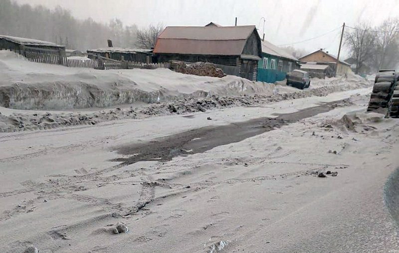 Вулкан Шивелуч выбросил новые столбы пепла / События на ТВЦ