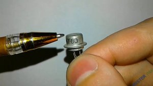 Построил на прозрачных германиевых транзисторах МП25 Симметричный мультивибратор.