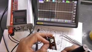 Как повысить частоту на электронном трансформаторе, проверка и тесты с осциллографом.
