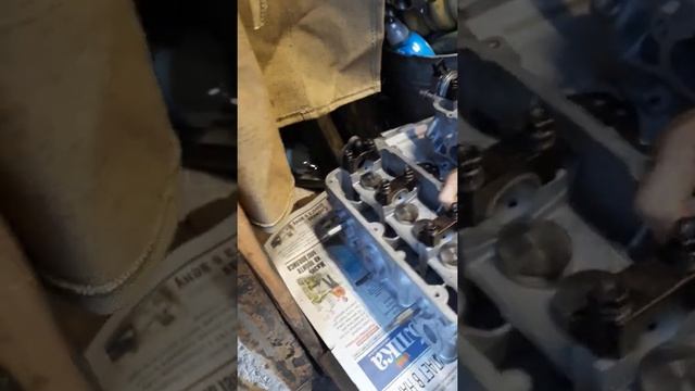 Ауди V6 2,6 Ремонт головок блока цилиндров смотреть онлайн