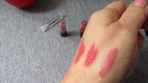 Свотчи великолепных оттенков помады Рената от Faberlic.