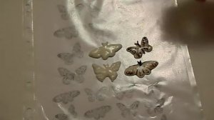 Как сделать  сахарное украшение: бабочки из айсинга / How to make sugar butterflies from icing