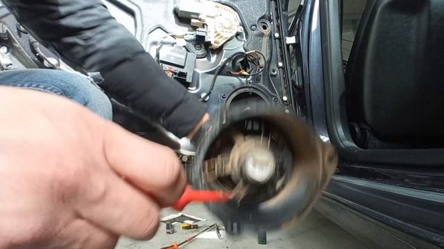 Audi A6 (4F,C6) 2004-2011 How To Remove Rear Door Panel ,Ground Zero Speakers Test смотреть онлайн