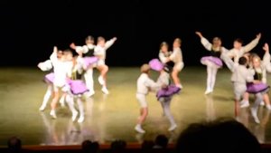 Хореографический ансамбль "Ритмы детства". Латышский танец.