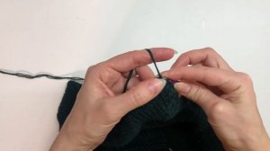 Бактус из пуха норки , тёплый и вяжется быстро. #вязание #вяжутнетолькобабушки #knittingpattern