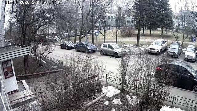 Москва, Ясенево, уютная камера во дворе. Live ptz. смотреть онлайн