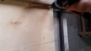 Ремонт спинки от дивана евро-книжка! Крепим фанеру 12мм на мет. каркас! Оренбург, тел: 89510390410.