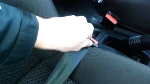 Как правильно пристегнуть и отстегнуть пассажирский ремень безопасности в ЛАДА ЛАРГУС (LADA LARGUS)