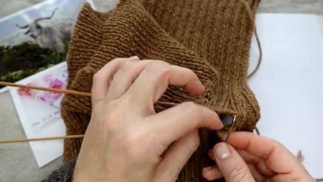 МАНИШКА для мальчика на двух спицах (часть 3) / Как связать манишку спицами пошаговая инструкция