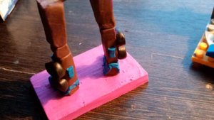 Оптимус прайм лепим из пластилина