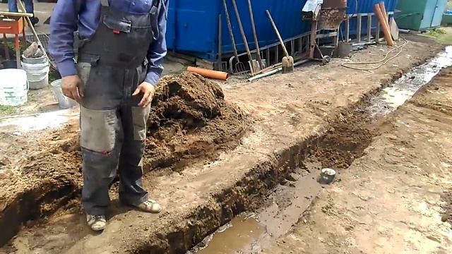 Как засыпать траншею, если нет виброплиты