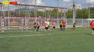 КТО КРАСИВЕЕ играет в футбол в АМКАЛЕ?! / EXILE и ОНЛАЙН ФУТБОЛ на просмотре!